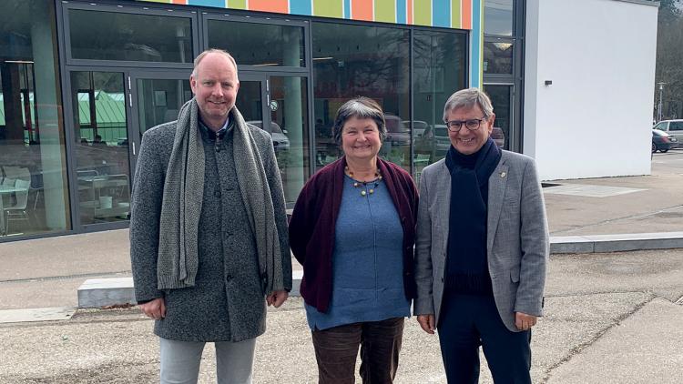 Timm Kern, Schulleiterin Ursula Schön (Werkrealschule Hechingen) und Rudi Fischer